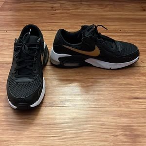 Nike Air max thea black/gold size: 8.5
